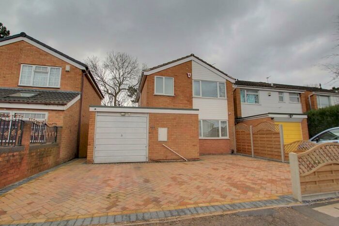 3 Bedroom Detached House To Rent In Milton Crescent, Leicester, LE4