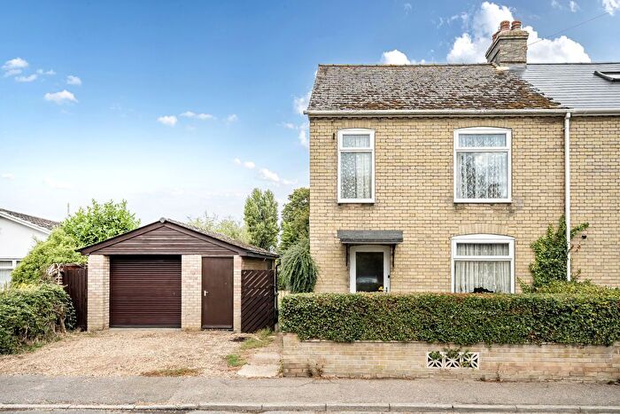 3 Bedroom Semi-detached House For Sale In West Street, Over, Cambridge, CB24
