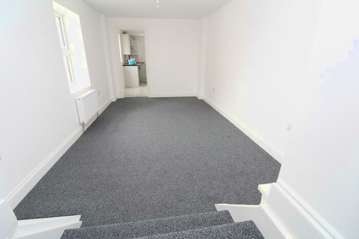 2 Bedroom Apartment To Rent In Eglinton Hill, Woolwich, SE18