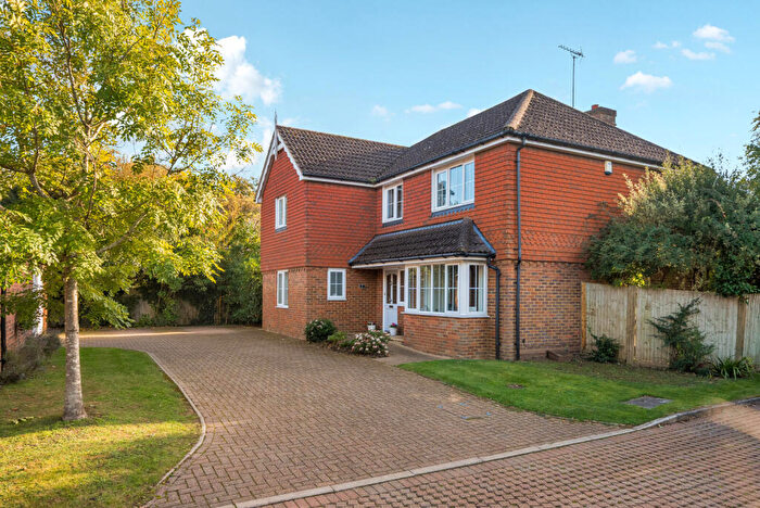 4 Bedroom Detached House For Sale In Salix Close, Fetcham, KT22