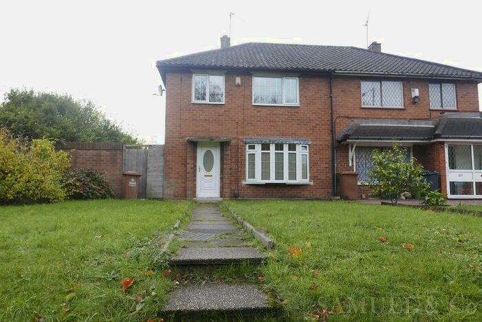 3 Bedroom Semi-Detached House To Rent In Park Lane, Wednesbury, WS10