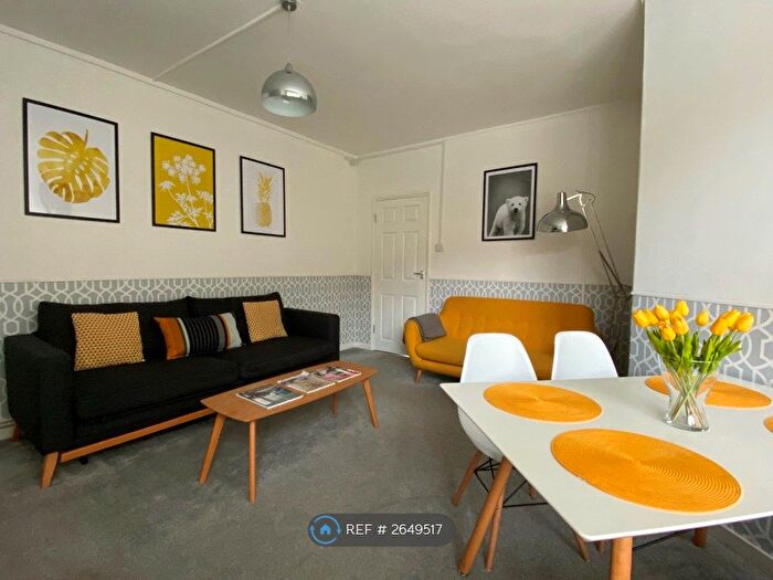 1 Bedroom Flat To Rent In Fulham Court, Fulham, SW6