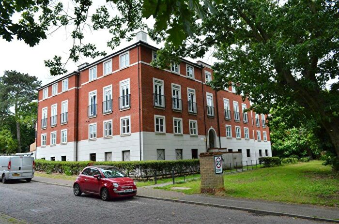 2 Bedroom Flat For Sale In Circular Road South, Colchester, CO2