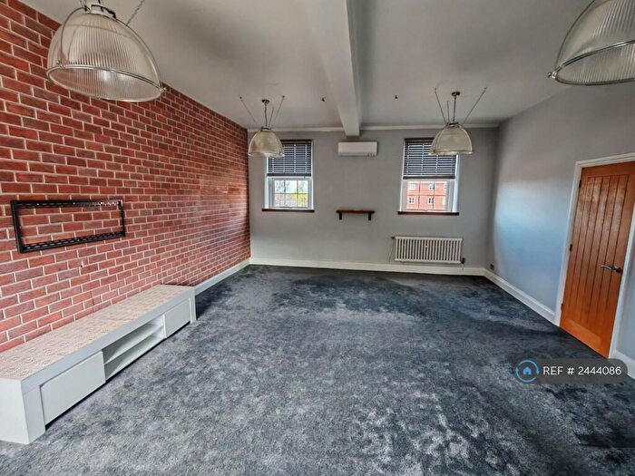 2 Bedroom Flat To Rent In Grafton Street, Northampton, NN1