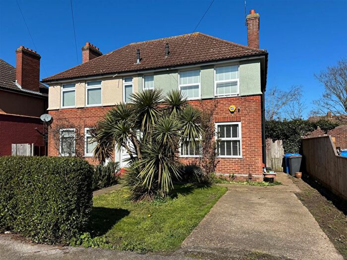 3 Bedroom Semi Detached House For Sale In Byron Road, Ipswich, IP1