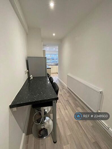 1 Bedroom Flat To Rent In Cotham Grove, Bristol, BS6