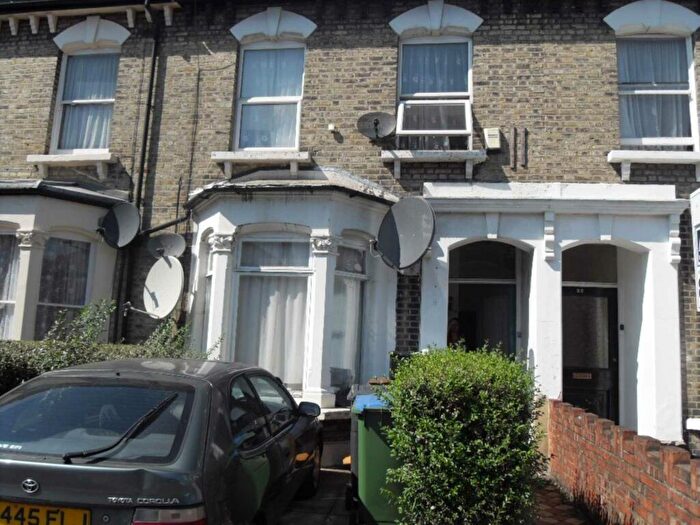 1 Bedroom Flat To Rent In Cann Hall Road, London, E11