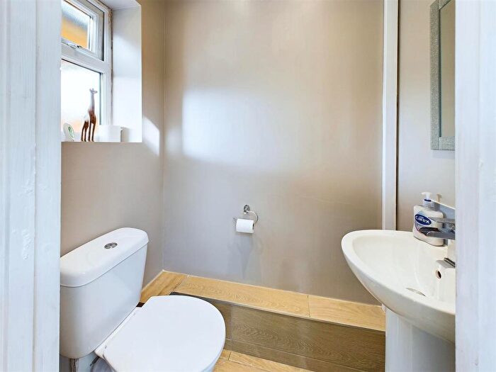 3 Bedroom End Of Terrace House For Sale In Sandyleaze, Longlevens, Gloucester, GL2