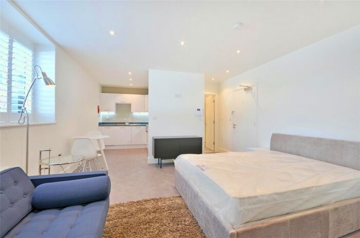 Studio To Rent In Blackburn Road, West Hampstead, NW6