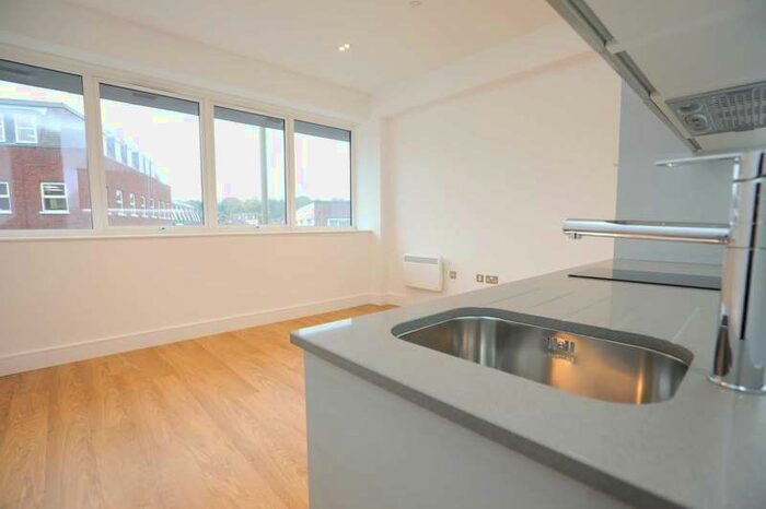 1 Bedroom Apartment To Rent In Fairfield Road, Brentwood, CM14
