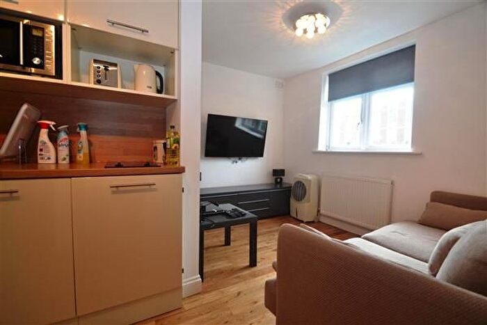 1 Bedroom Flat To Rent In Hartfield Road, Wimbledon, SW19