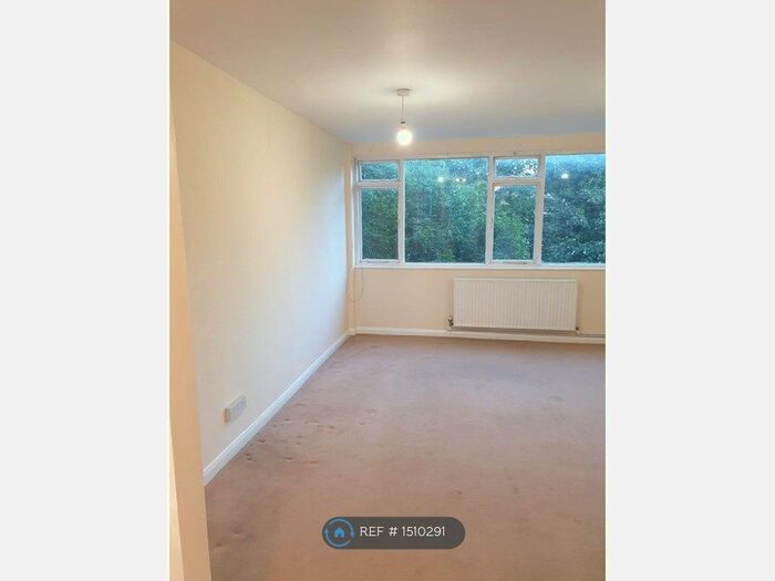 2 Bedroom Flat To Rent In Maybank Avenue, Wembley, HA0