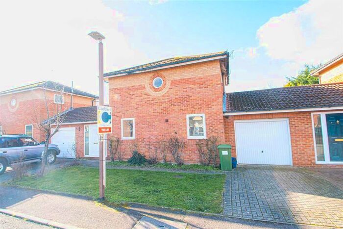 3 Bedroom Semi-Detached House To Rent In Bates Close, Willen, Milton Keynes MK15