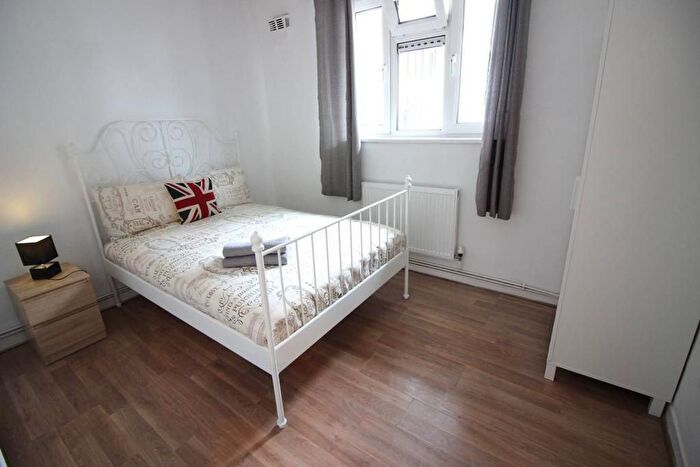 3 Bedroom Terraced House To Rent In Livingstone Road, Thornton Heath, Greater London, CR7
