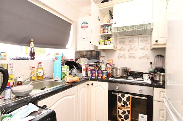 2 Bedroom Detached House For Sale In Laurier Road, Croydon, CR0