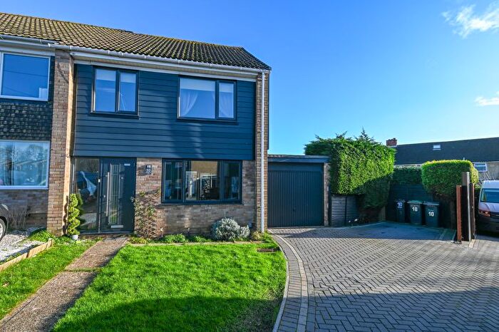 3 Bedroom End Terrace House For Sale In Montgomery Walk, Waterlooville, PO7