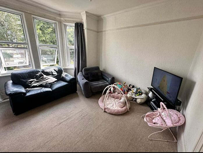 1 Bedroom Flat To Rent In Highland Avenue, Brentwood, CM15