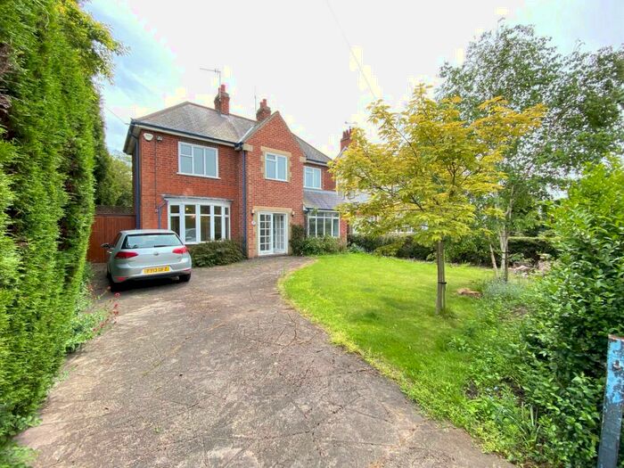 4 Bedroom House To Rent In Forest Road, Loughborough, LE11