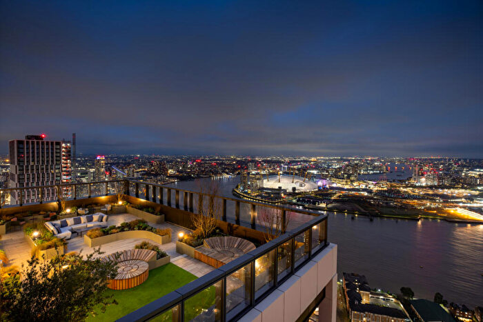 1 Bedroom Apartment For Sale In One Thames Quay, Canary Wharf, E14