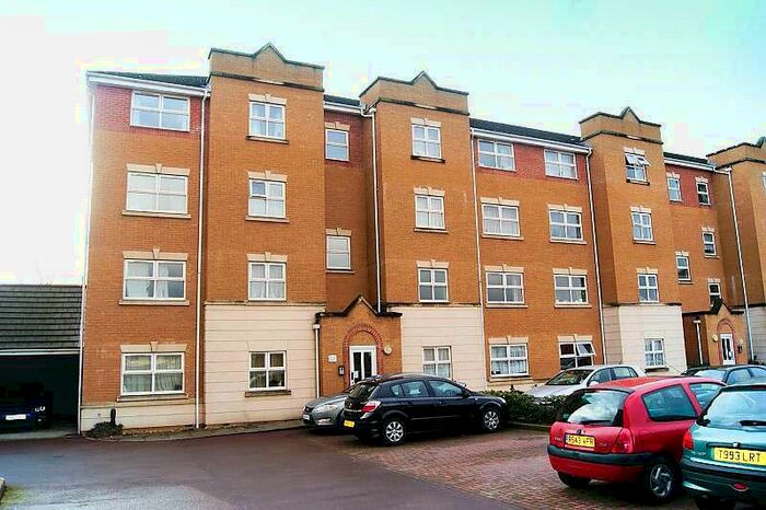1 Bedroom Apartment To Rent In Pickford Gardens, Slough, Berkshire, SL1