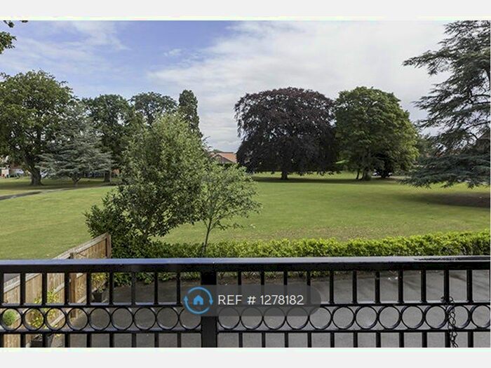 4 Bedroom Semi-Detached House To Rent In Cameron Lane, Fernwood, Newark, NG24