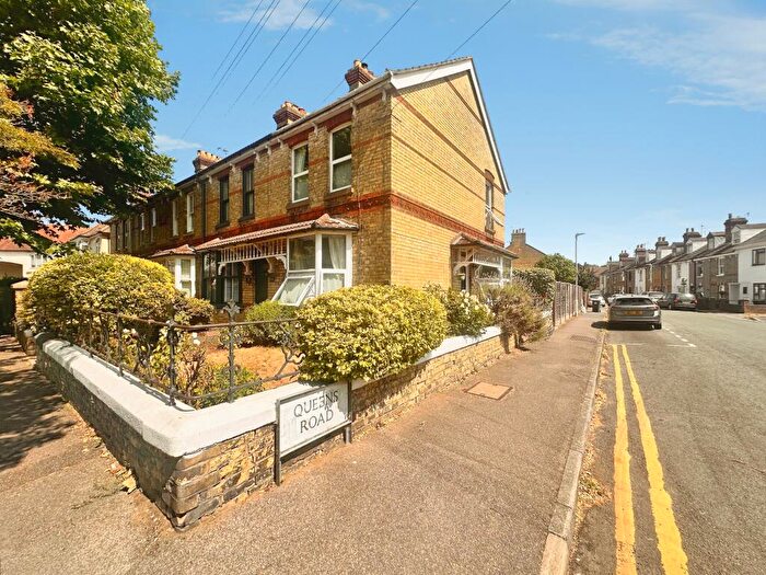 2 Bedroom End Of Terrace House For Sale In Queens Avenue, Snodland, ME6