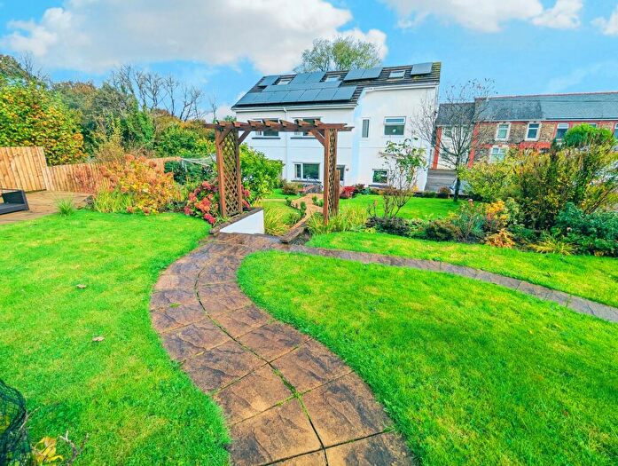 5 Bedroom Detached House For Sale In Pontardulais Road, Cross Hands, Llanelli, Carmarthenshire., SA14