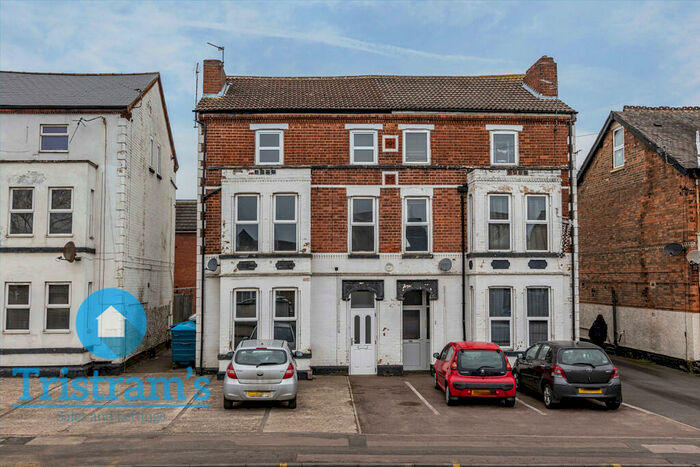 2 Bedroom Flat To Rent In Loughborough Road, West Bridgford, Nottingham, NG2