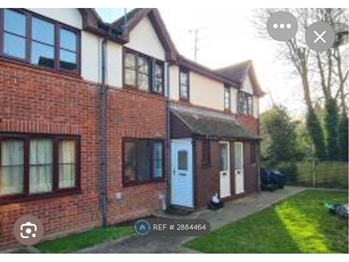 1 Bedroom Flat To Rent In Princes Avenue, Southminster, CM0