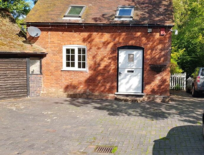 1 Bedroom Barn Conversion To Rent In Barston Lane, Balsall Common, CV7