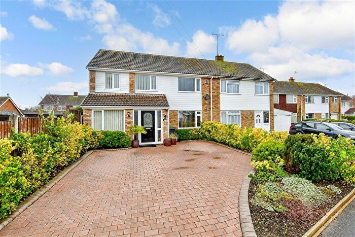 4 Bedroom Semi-Detached House For Sale In Iden Crescent, Staplehurst, Tonbridge, Kent, TN12