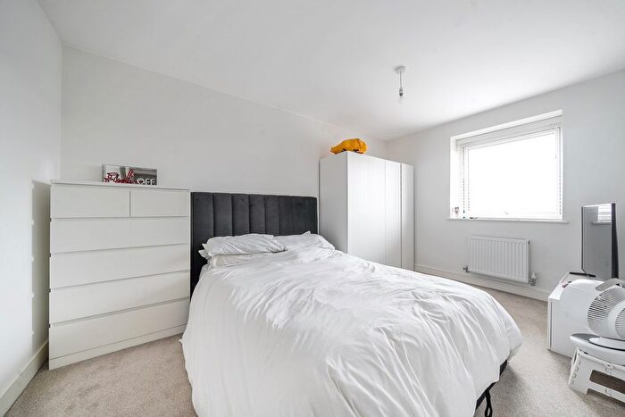 2 Bedroom Flat For Sale In Hitchin Road, Arlesey, SG15