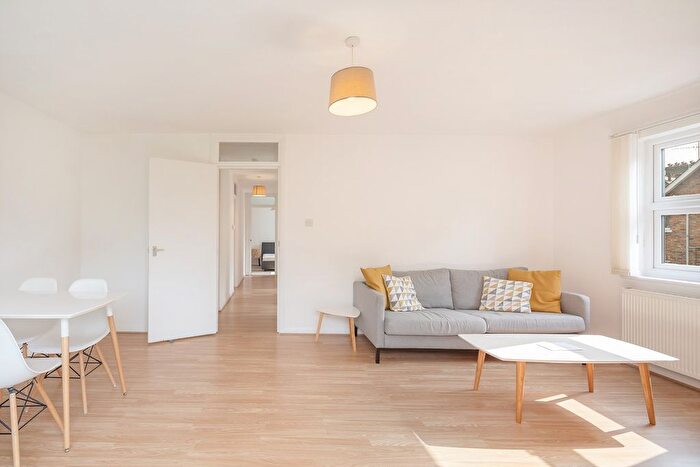2 Bedroom Flat To Rent In Priory Road, Parsons Lodge, London, NW6