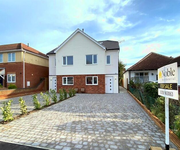 3 Bedroom Semi-Detached House To Rent In Candover Road, Hornchurch, RM12