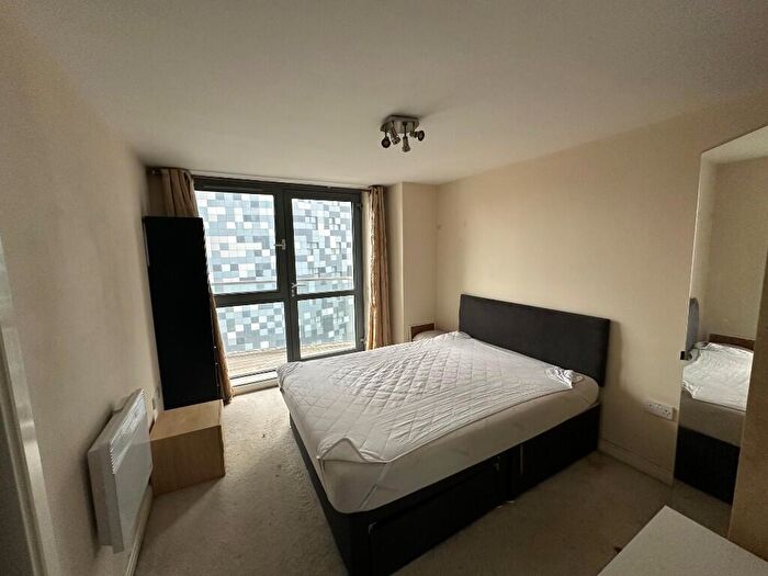 2 Bedroom Apartment To Rent In Centenary Plaza, Holliday Street, Birmingham, B1
