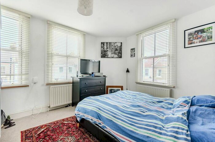 2 Bedroom Maisonette To Rent In Danbrook Road, Streatham Common, London, SW16