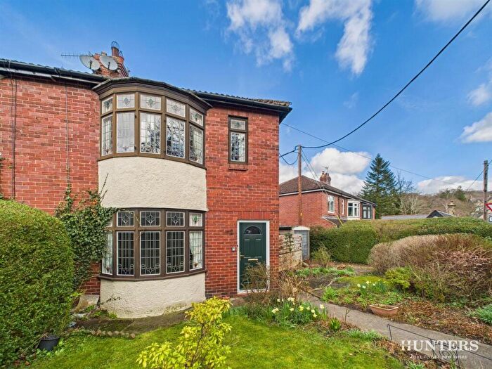 3 Bedroom Semi-Detached House For Sale In Benfieldside Road, Consett, DH8
