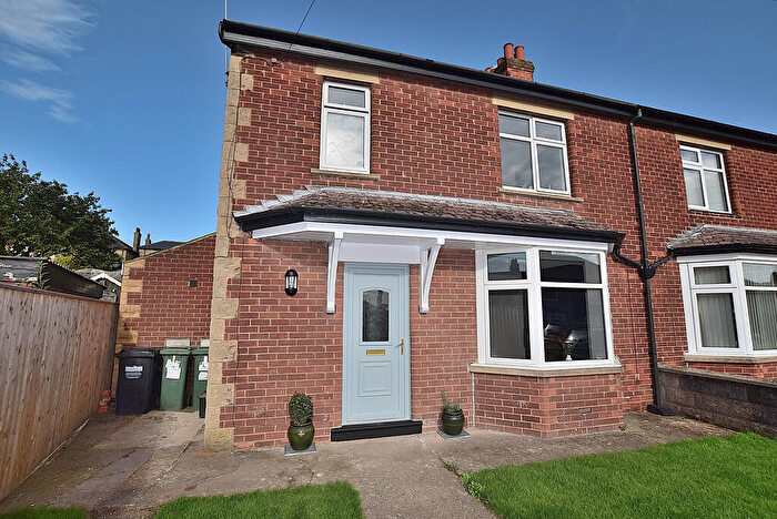 3 Bedroom Semi-Detached House For Sale In Gordon Crescent, Richmond, DL10