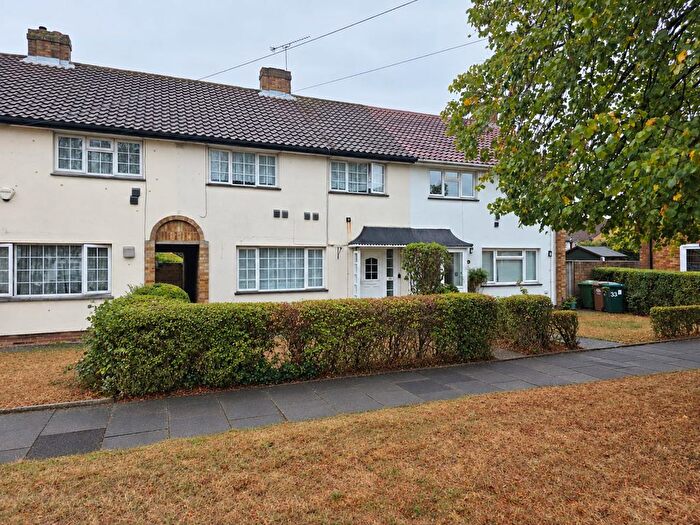 4 Bedroom Terraced House For Sale In Clare Road, Stanwell, Staines-Upon-Thames, TW19