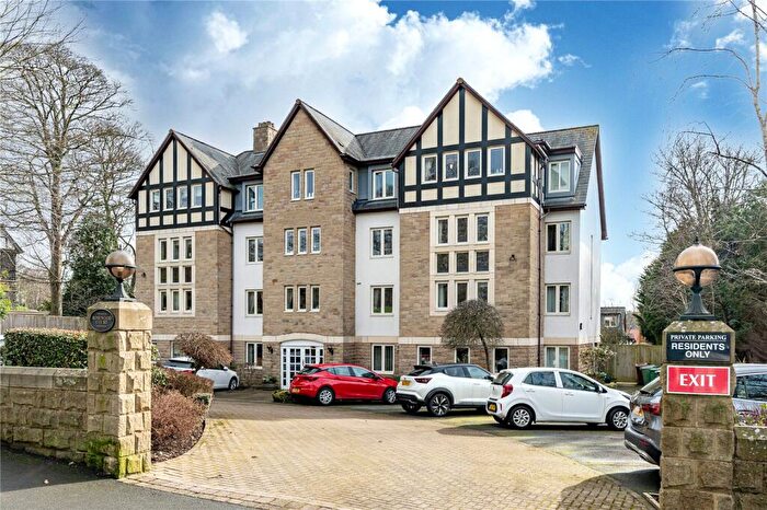 1 Bedroom Apartment For Sale In Rosewood Court, Park Avenue, Roundhay, Leeds, LS8