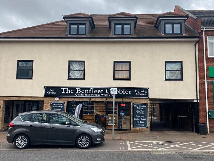 2 Bedroom Flat To Rent In High Road, Benfleet, Essex, SS7