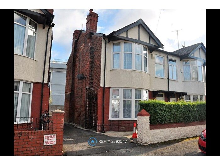 4 Bedroom Semi-Detached House To Rent In Sherbourne Crescent, Preston, PR1