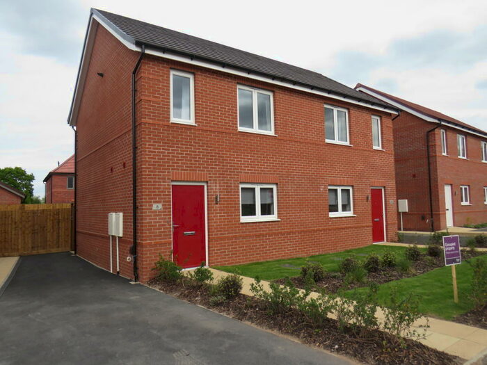 2 Bedroom House To Rent In Munday Lane, Warwick, CV34