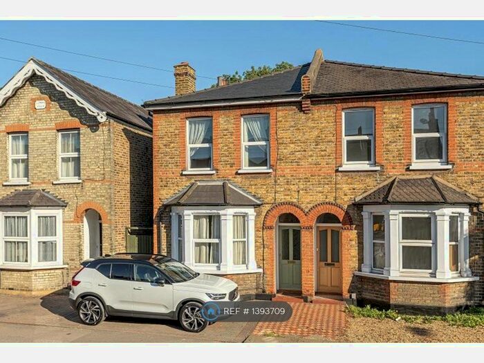 4 Bedroom Semi-Detached House To Rent In Hawks Road, Kingston Upon Thames, KT1