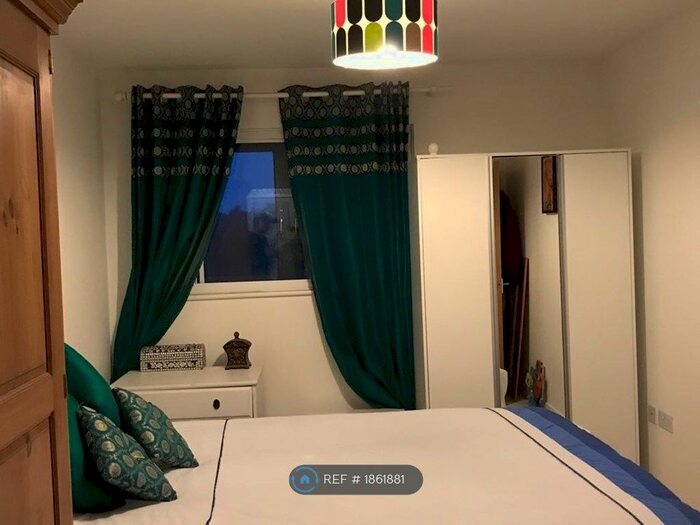 2 Bedroom Flat To Rent In Lewisham High Street, London, SE13