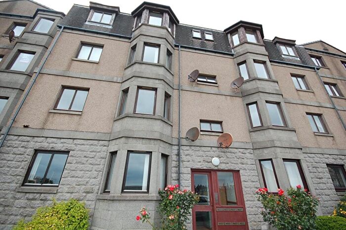2 Bedroom Flat To Rent In Erroll Street, City Centre, Aberdeen, AB24