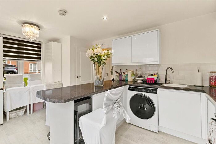 3 Bedroom Property For Sale In C Larence Crescent, Clydebank, G81