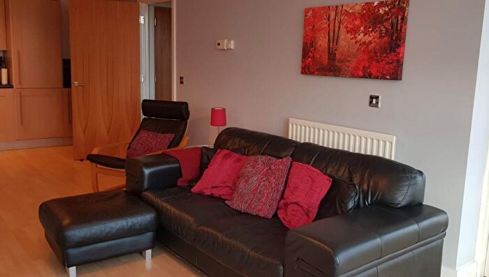 2 Bedroom Apartment To Rent In Park Central, B15