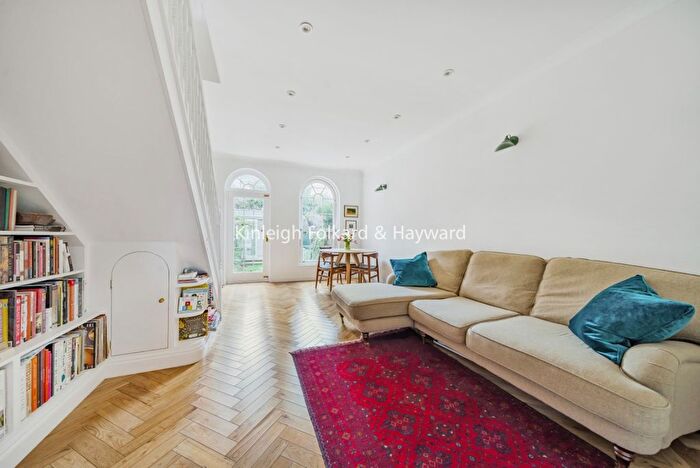 2 Bedroom Detached House To Rent In Sophia Square, London, SE16