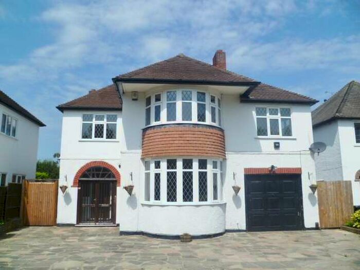 4 Bedroom Detached House To Rent In Nonsuch Walk, Cheam, Sutton, SM2